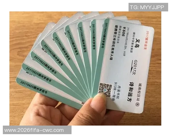 足球宝贝杨琪涵的魅力与坚持揭示了青春与梦想的完美结合